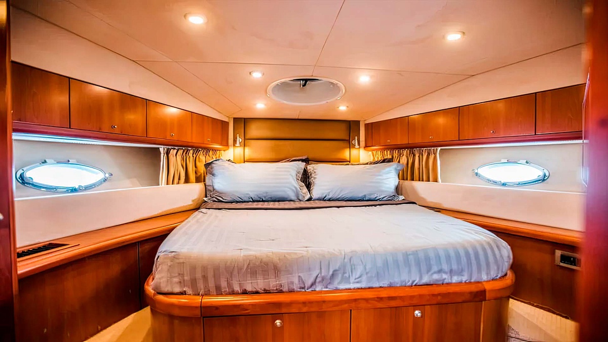 Аренда моторной яхты Sunseeker 52 на Миконосе, Греция